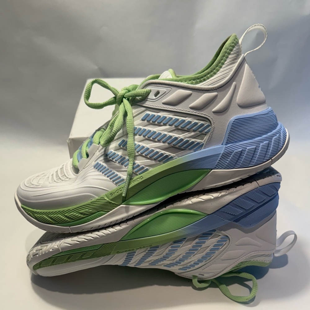 K-Swiss Women's White and Light Green Sneakers s9.5 NWOT